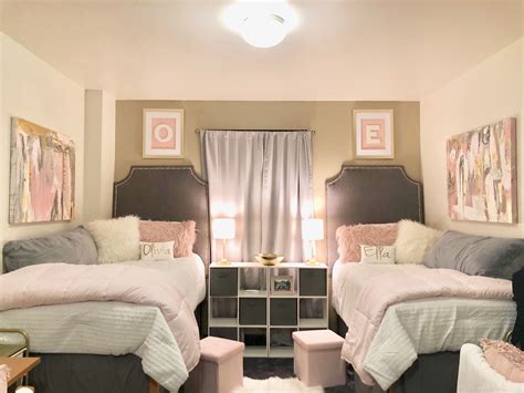 pink and white dorm room ideas